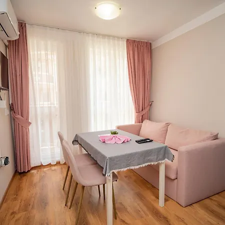 Marea Garden, - 1bd With Pool By Flat Mаnager רבדה